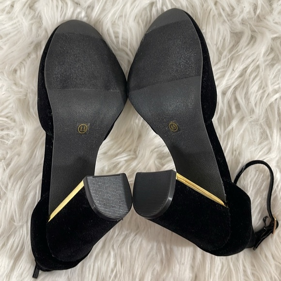 LULUS Laura Black & Gold Velvet Ankle Strap Chunky Heels Size 8.5 NEW - Picture 12 of 15